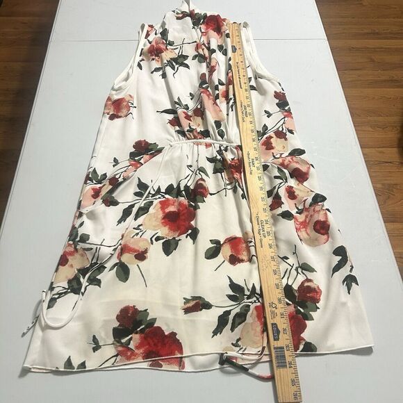 Aritzia Wilfred Sabine Dress White Red Green Floral Pockets Size Medium - Picture 6 of 11